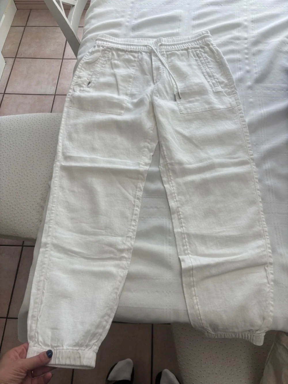 Athleta White Linen Drawstring Joggers with Patch Pockets Size 6